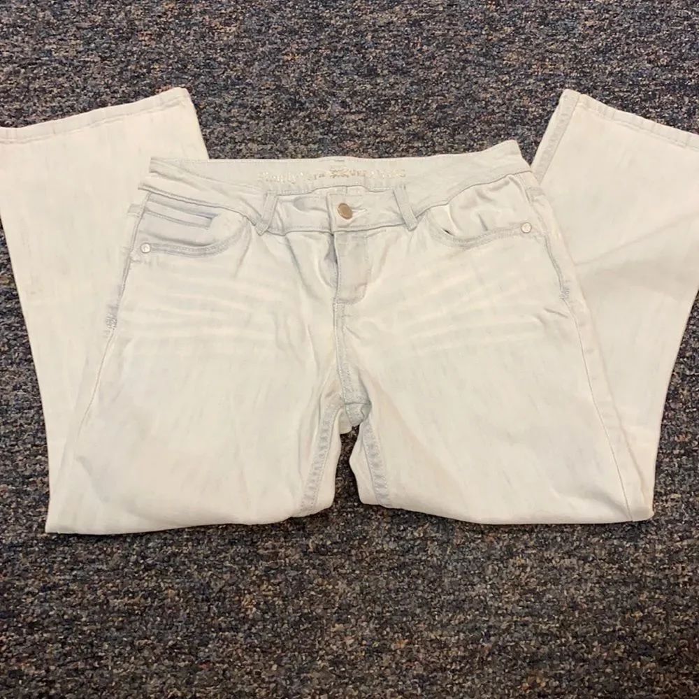 Simply Vera Wang light blue cropped jeans sz. 8